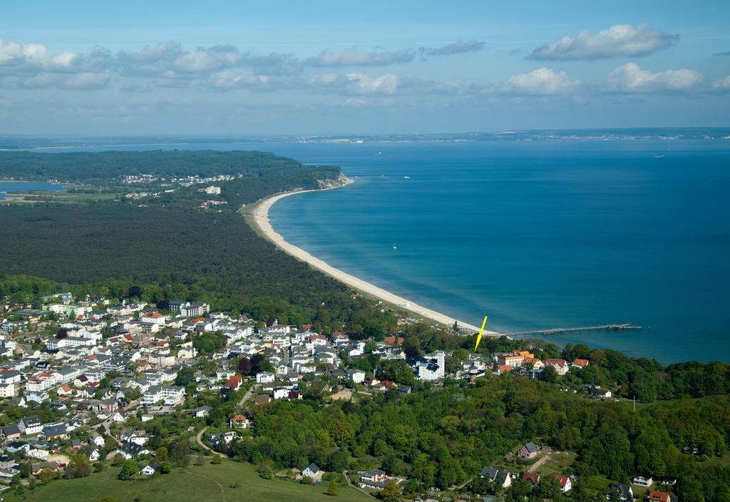 Ferien Unterm Reetdach In Gohren Hotel Гьорен Екстериор снимка