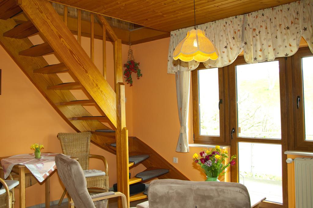 Ferien Unterm Reetdach In Gohren Hotel Гьорен Екстериор снимка